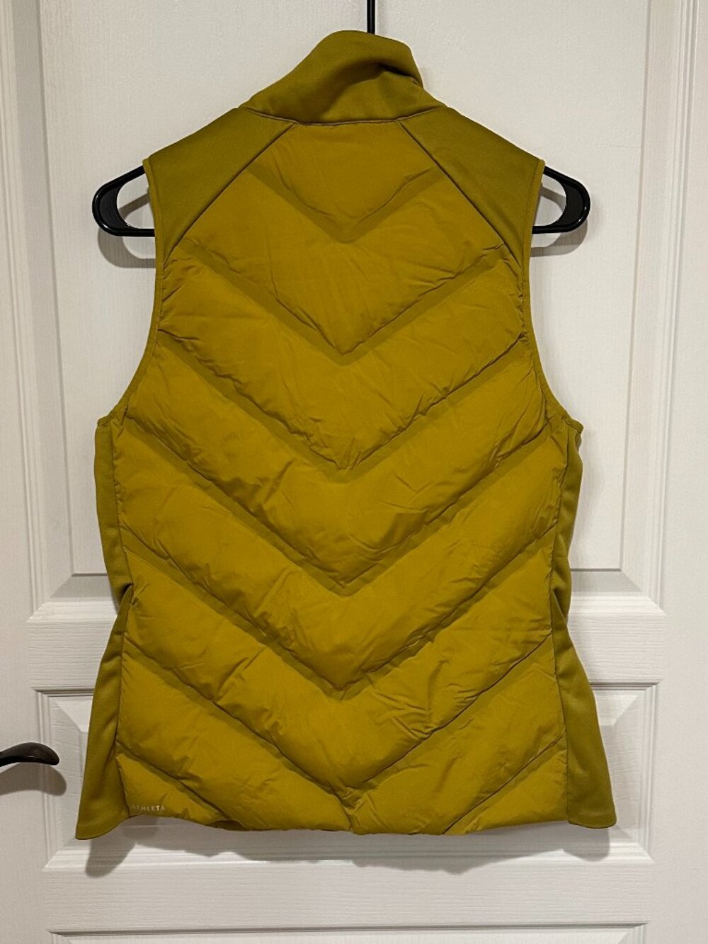Athleta Inlet Puffer Vest - Size M - Picture 2 of 5